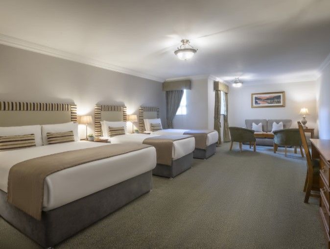 Deluxe Family Room