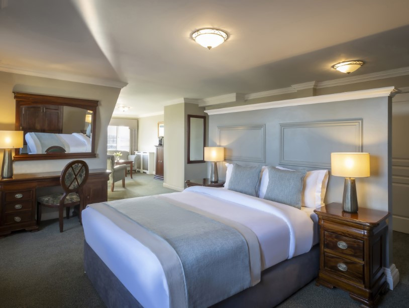 Luxury suites cms-bracken-court