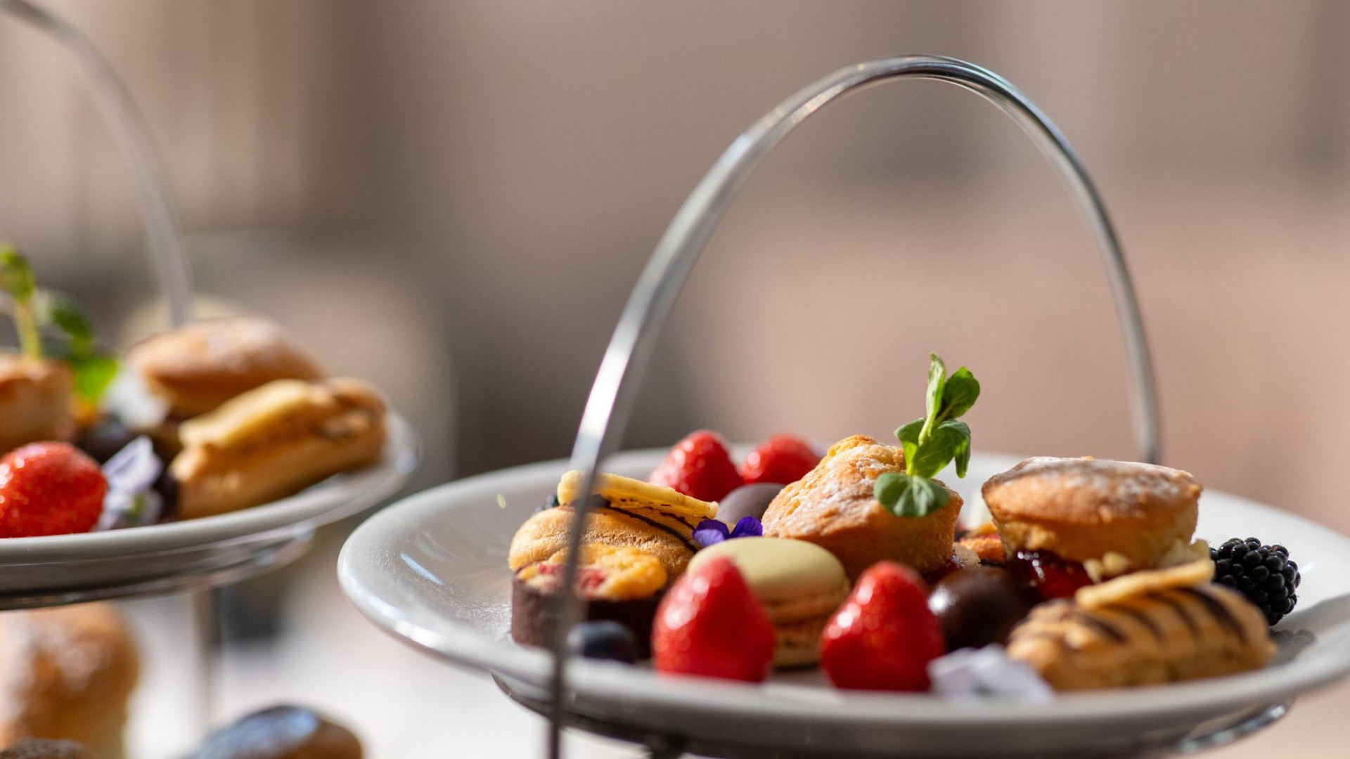 Afternooon tea for two cms-bracken-court